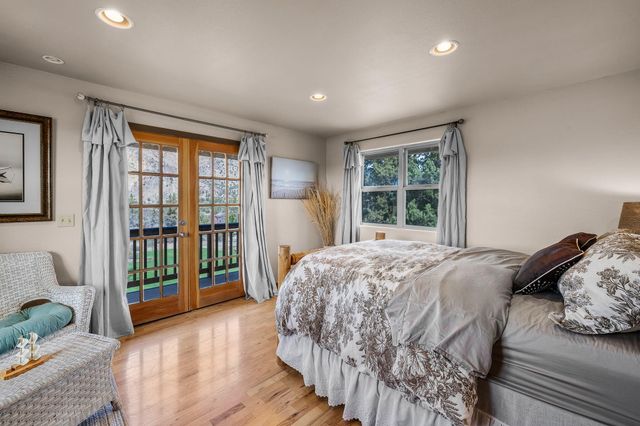 3885 NE Xenolith Street, Terrebonne, OR 97760