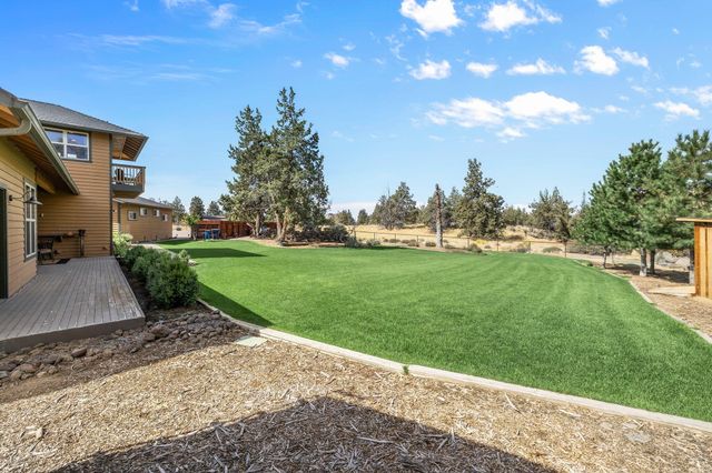 3885 NE Xenolith Street, Terrebonne, OR 97760