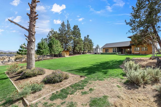 3885 NE Xenolith Street, Terrebonne, OR 97760