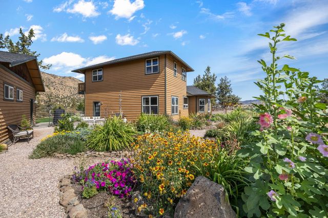 3885 NE Xenolith Street, Terrebonne, OR 97760