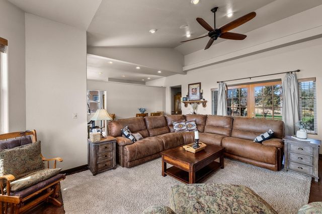 3885 NE Xenolith Street, Terrebonne, OR 97760