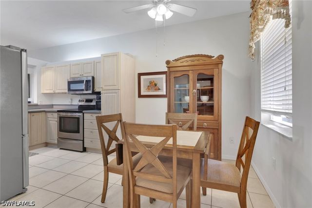 320 Robin Hood CIR 101, Naples, FL 34104