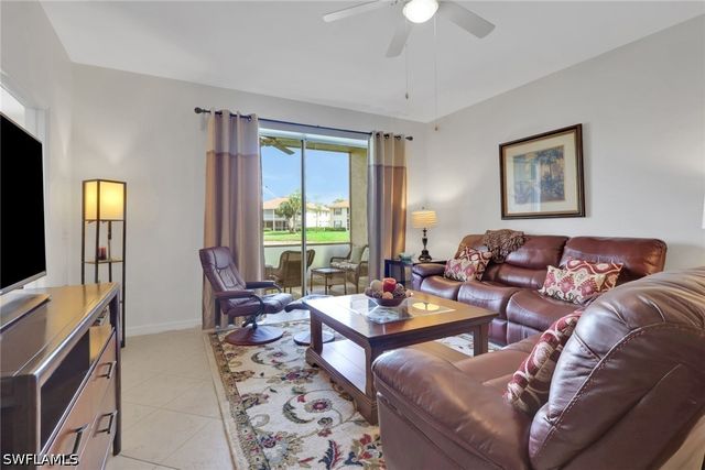 320 Robin Hood CIR 101, Naples, FL 34104