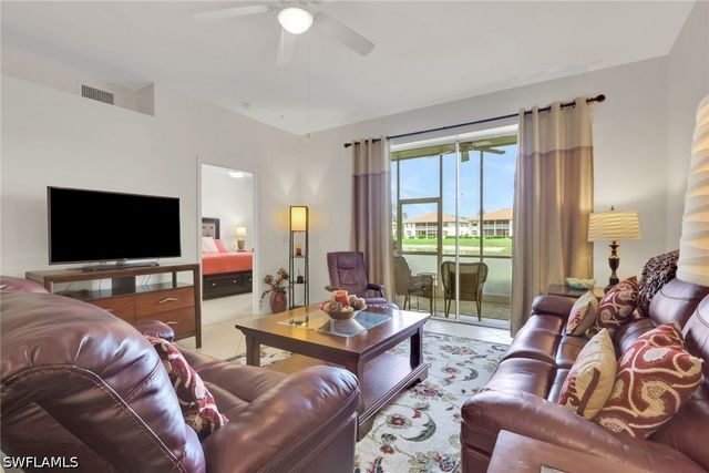 320 Robin Hood CIR 101, Naples, FL 34104