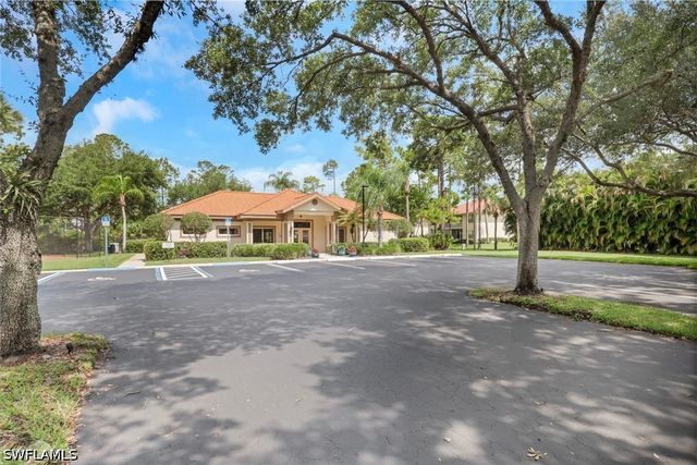 320 Robin Hood CIR 101, Naples, FL 34104