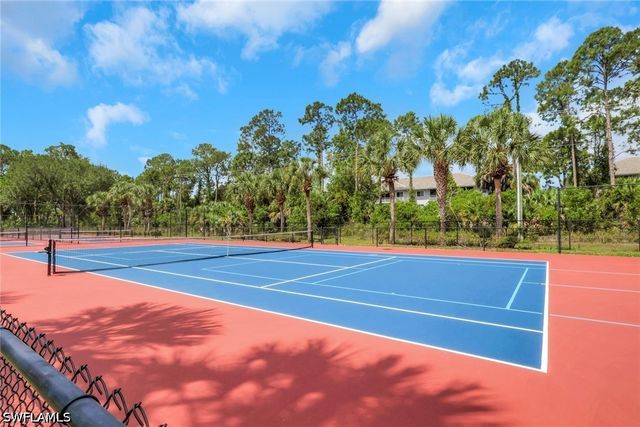 320 Robin Hood CIR 101, Naples, FL 34104