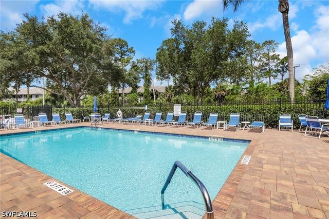 320 Robin Hood CIR 101, Naples, FL 34104