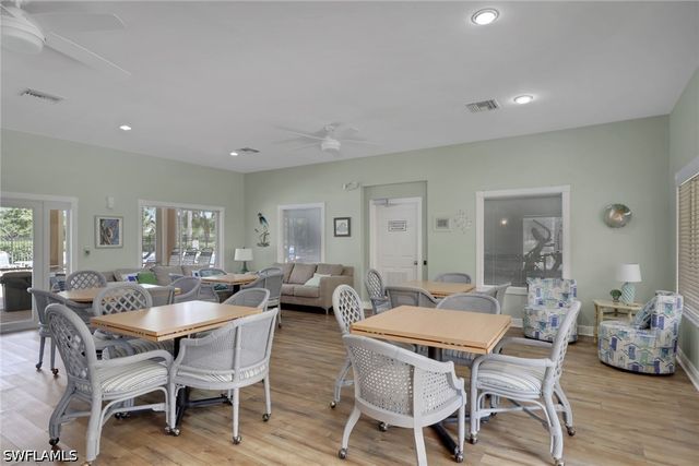 320 Robin Hood CIR 101, Naples, FL 34104