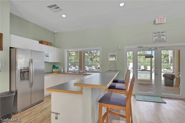 320 Robin Hood CIR 101, Naples, FL 34104