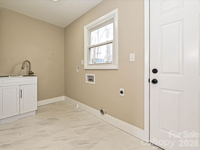 441 Holly Circle, Mount Holly, NC 28120