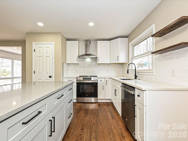 441 Holly Circle, Mount Holly, NC 28120