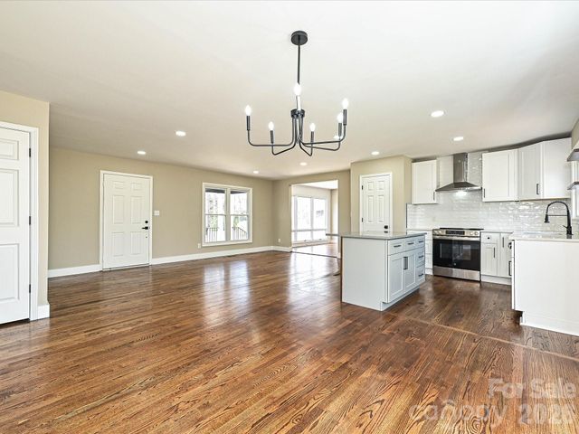 441 Holly Circle, Mount Holly, NC 28120