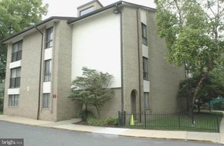 6 MONROE ST #6-201, Rockville, MD 20850