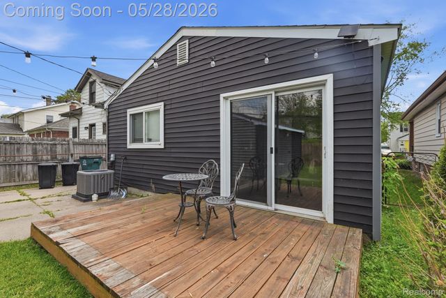 733 Camden Street, Ferndale, MI 48220