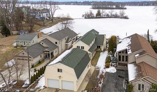 2324 N Duck Lake Road, Highland, MI 48356