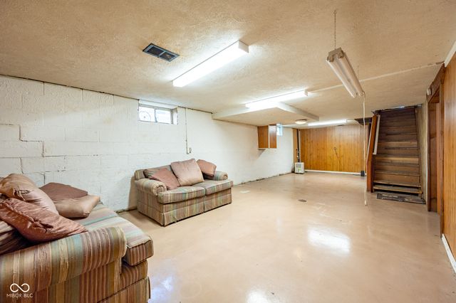 6330 Ida Street, Indianapolis, IN 46241