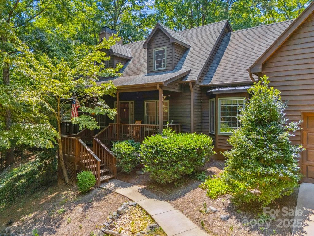 12 Woodvine Lane, Lake Wylie, SC 29710