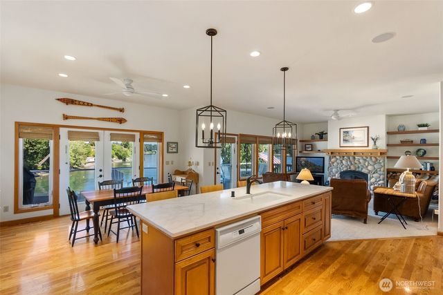 9941 Mariner Drive NW, Olympia, WA 98502