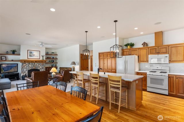 9941 Mariner Drive NW, Olympia, WA 98502