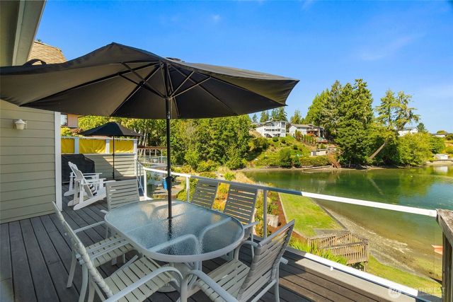 9941 Mariner Drive NW, Olympia, WA 98502