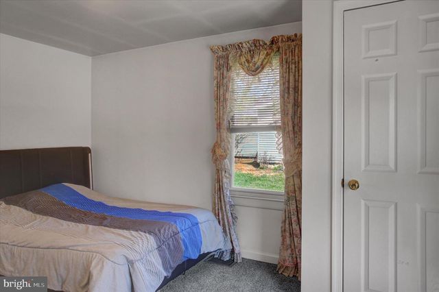 824 S S CHURCH STREET, Waynesboro, PA 17268