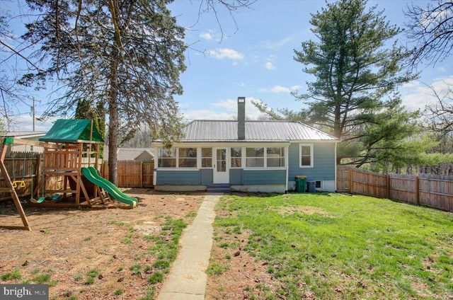 824 S S CHURCH STREET, Waynesboro, PA 17268