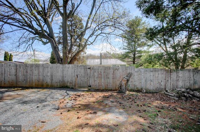 824 S S CHURCH STREET, Waynesboro, PA 17268
