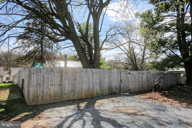 824 S S CHURCH STREET, Waynesboro, PA 17268