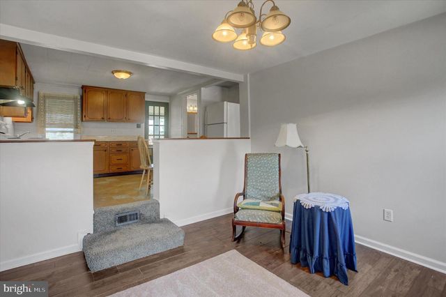 824 S S CHURCH STREET, Waynesboro, PA 17268