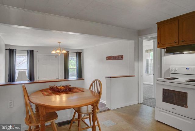824 S S CHURCH STREET, Waynesboro, PA 17268