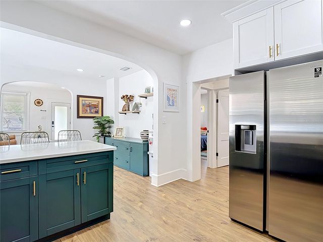 105 W ELM STREET, Tampa, FL 33604