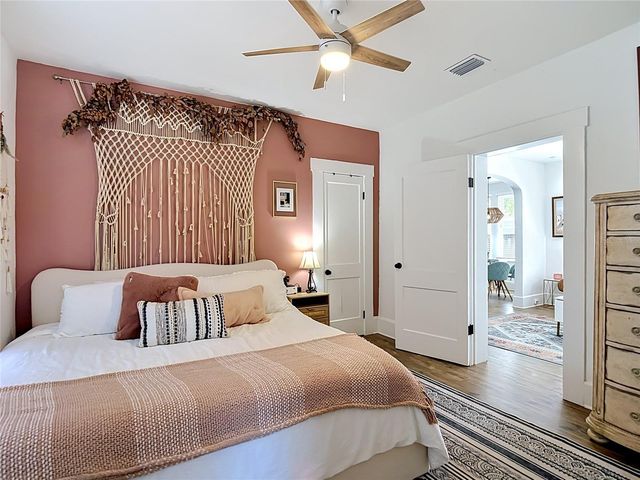 105 W ELM STREET, Tampa, FL 33604