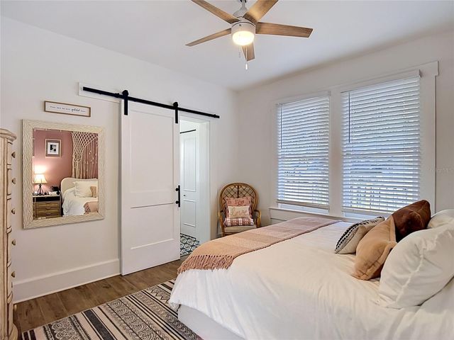 105 W ELM STREET, Tampa, FL 33604