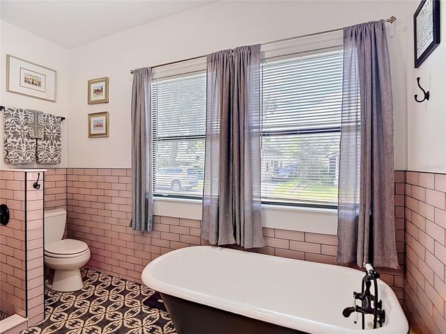 105 W ELM STREET, Tampa, FL 33604