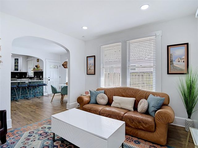 105 W ELM STREET, Tampa, FL 33604