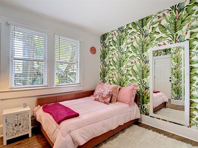 105 W ELM STREET, Tampa, FL 33604
