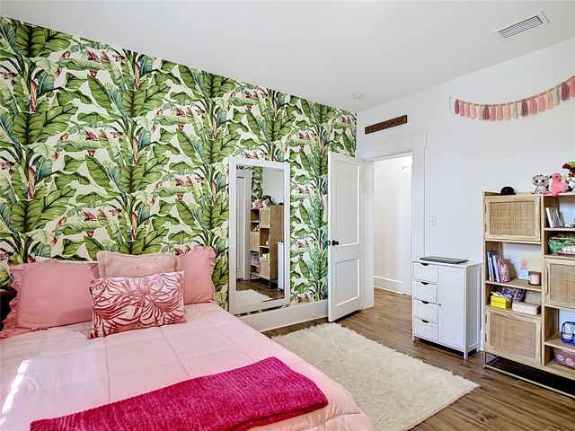105 W ELM STREET, Tampa, FL 33604