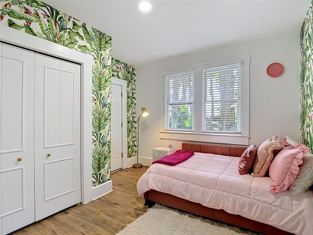 105 W ELM STREET, Tampa, FL 33604