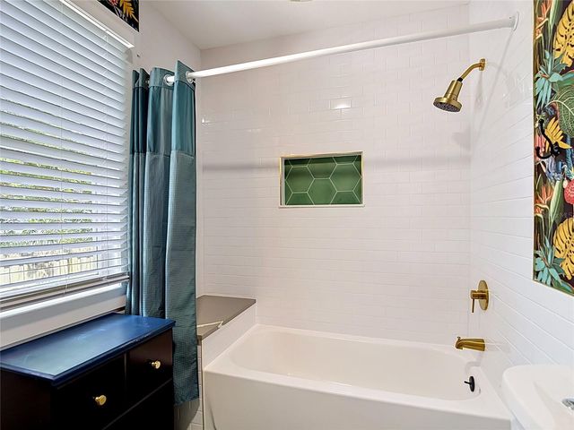 105 W ELM STREET, Tampa, FL 33604