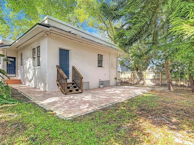 105 W ELM STREET, Tampa, FL 33604