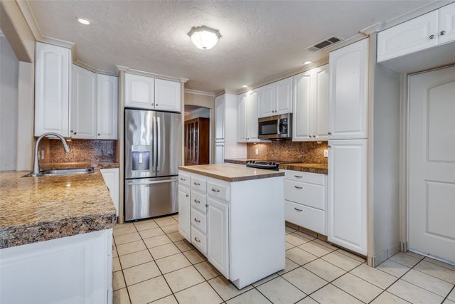 10 Biltmore Court, Trophy Club, TX 76262