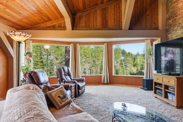 4273 Garden Spot Rd, Loon Lake, WA 99148