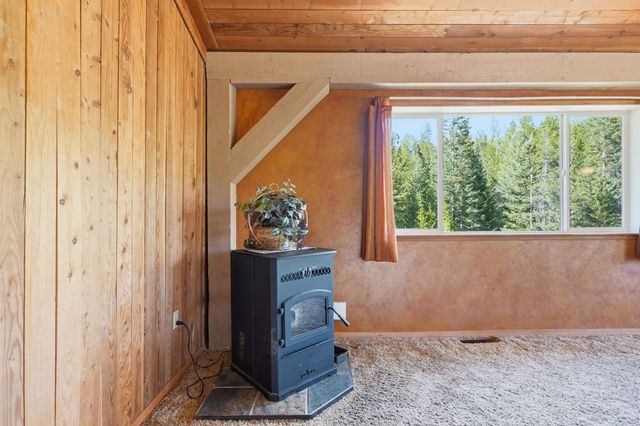 4273 Garden Spot Rd, Loon Lake, WA 99148