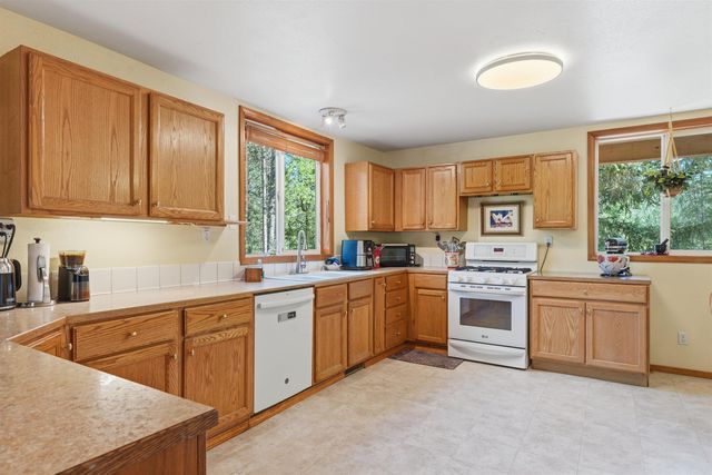 4273 Garden Spot Rd, Loon Lake, WA 99148