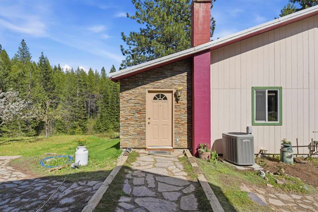 4273 Garden Spot Rd, Loon Lake, WA 99148