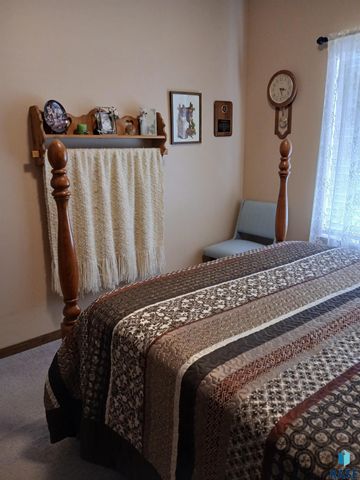 5400 S Eastwind Ave Avenue, Sioux Falls, SD 57108