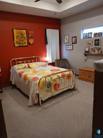 5400 S Eastwind Ave Avenue, Sioux Falls, SD 57108