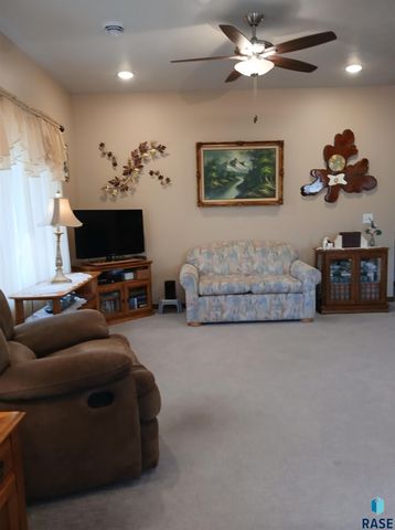 5400 S Eastwind Ave Avenue, Sioux Falls, SD 57108