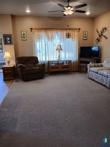 5400 S Eastwind Ave Avenue, Sioux Falls, SD 57108