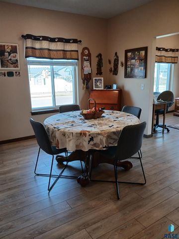 5400 S Eastwind Ave Avenue, Sioux Falls, SD 57108